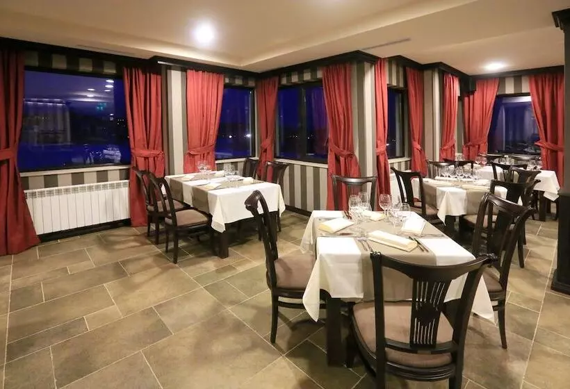 Royal Park Hotel & Apartments