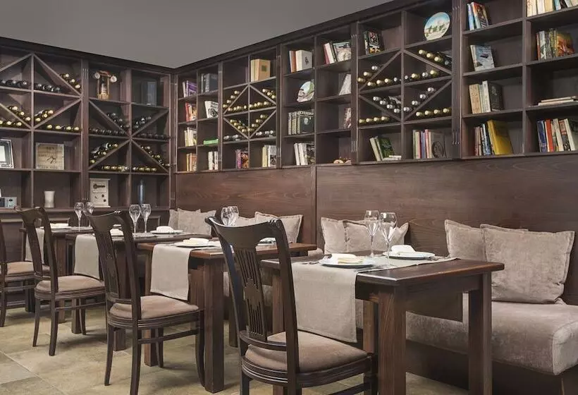 Royal Park Hotel & Apartments