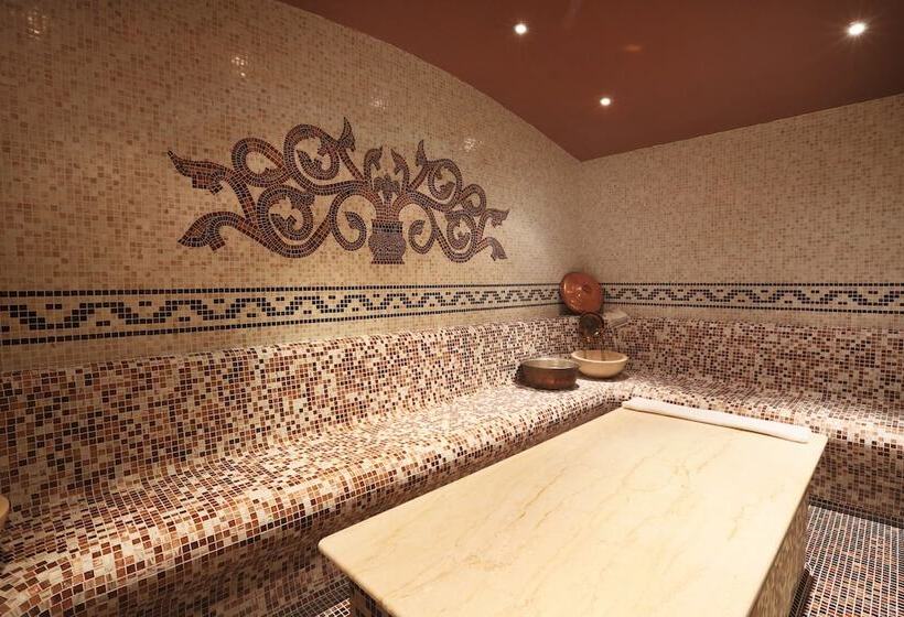 Royal Park Hotel & Apartments