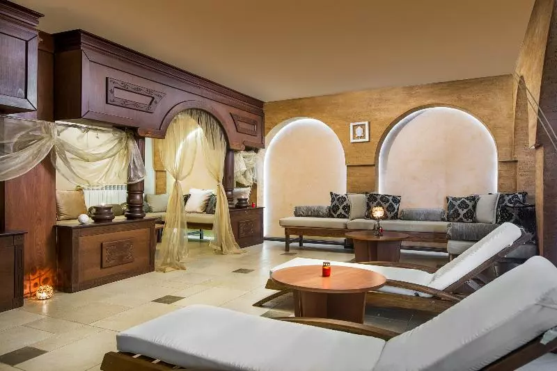 Royal Park Hotel & Apartments