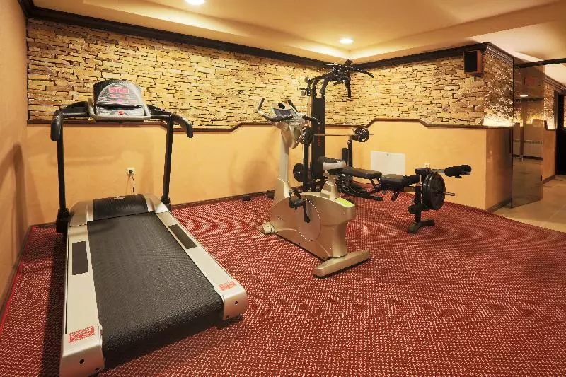 Royal Park Hotel & Apartments