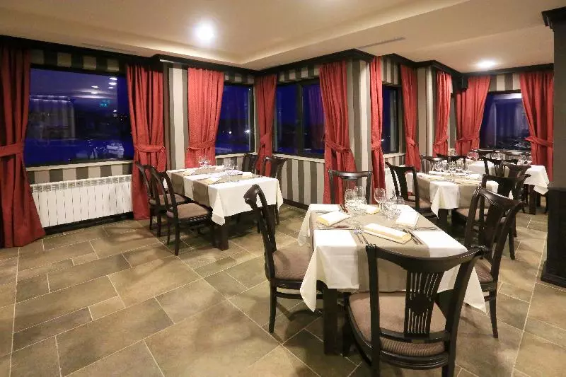 Royal Park Hotel & Apartments