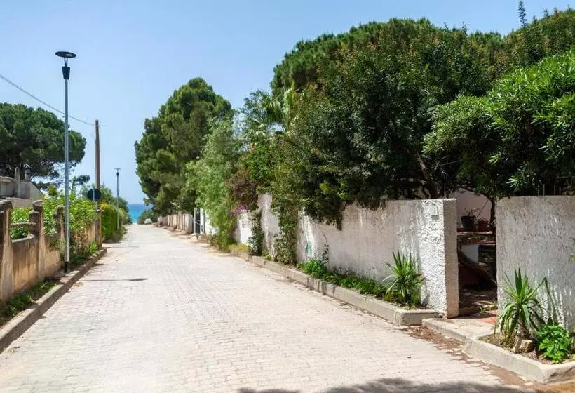 Aamiaismajoitus (B&B) Guest House Villa Verde   Short Term Room Rentals