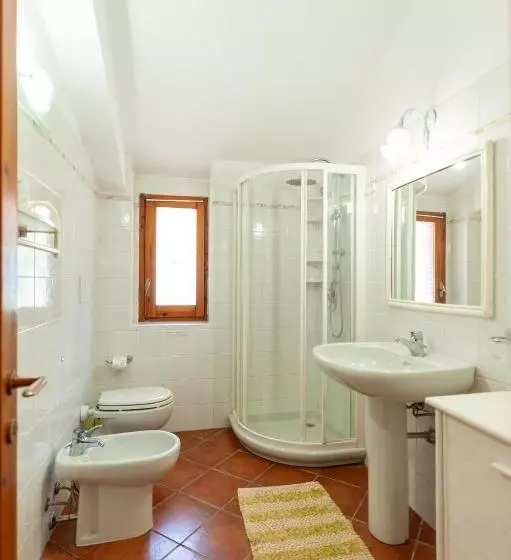 Aamiaismajoitus (B&B) Guest House Villa Verde   Short Term Room Rentals