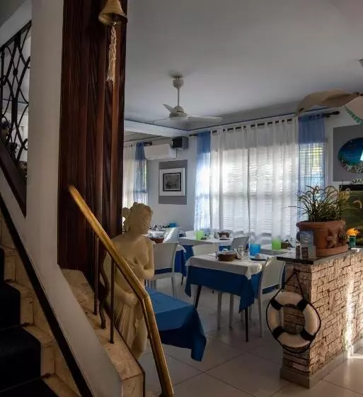 هتل Albergo La Marinella