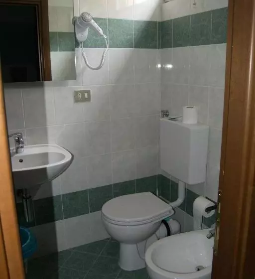 هتل Albergo La Marinella