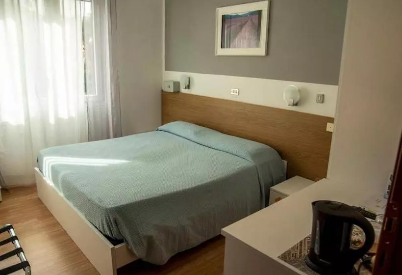 هتل Albergo La Marinella