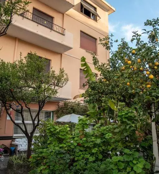 هتل Albergo La Marinella