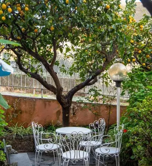 هتل Albergo La Marinella