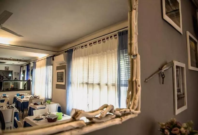 هتل Albergo La Marinella