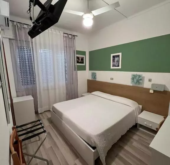 هتل Albergo La Marinella
