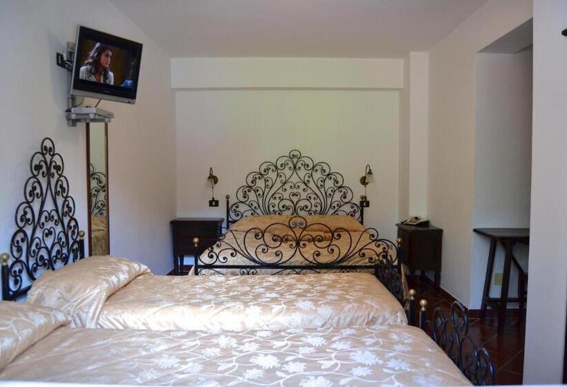 בית מלון כפרי Bucaneve