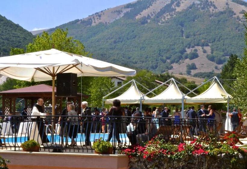 בית מלון כפרי Bucaneve