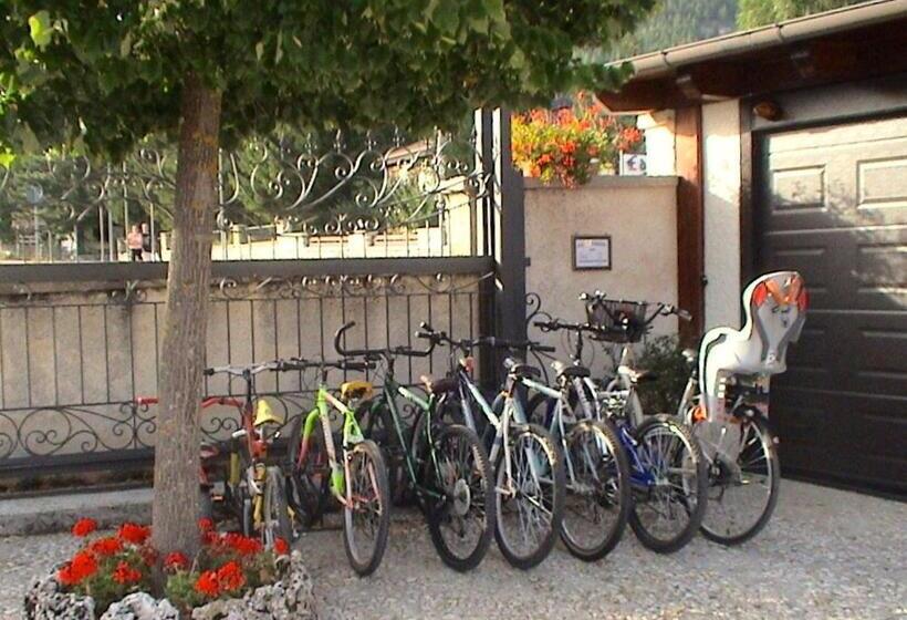 בית מלון כפרי Bucaneve