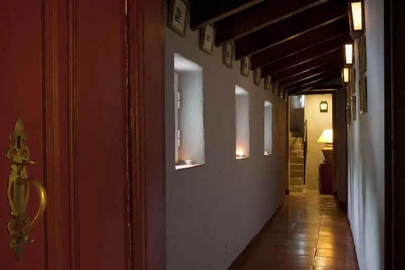 هتل Convento De São Saturnino