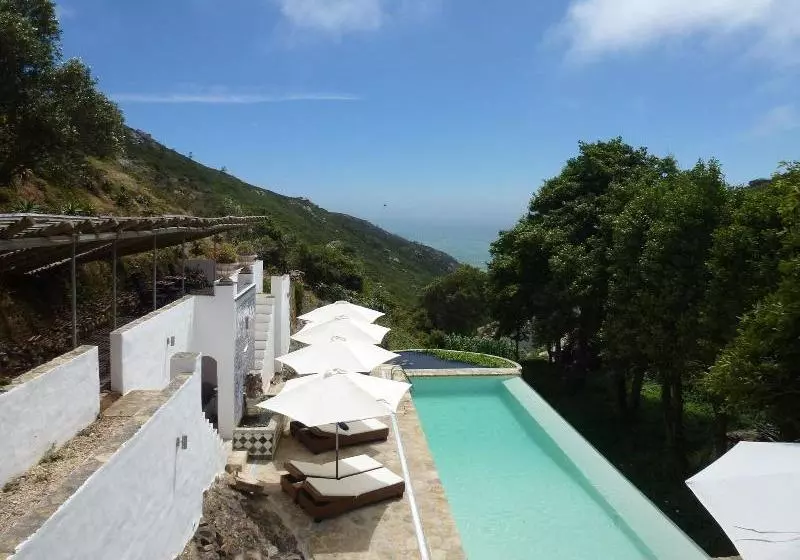 هتل Convento De São Saturnino