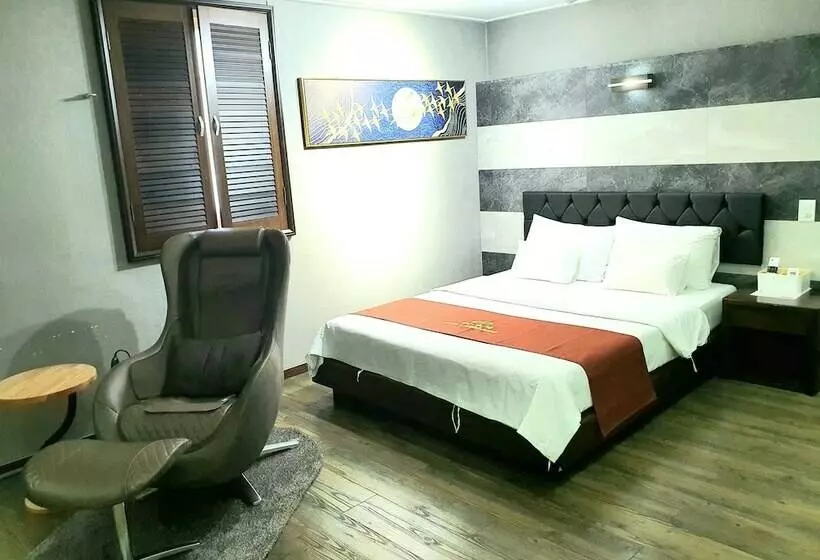 Mitasuya Ryokan Hotel Gumi By Aank