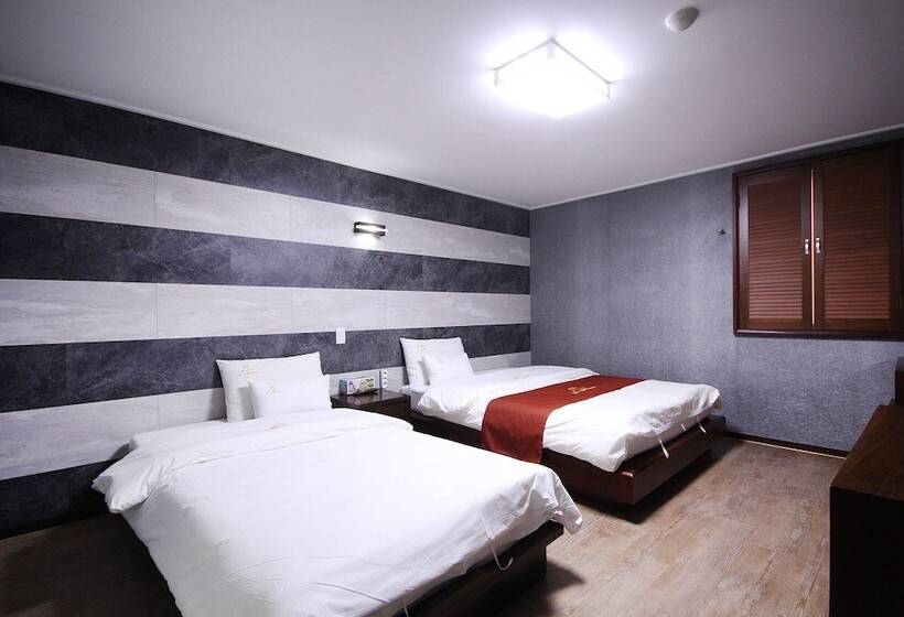 Mitasuya Ryokan Hotel Gumi By Aank