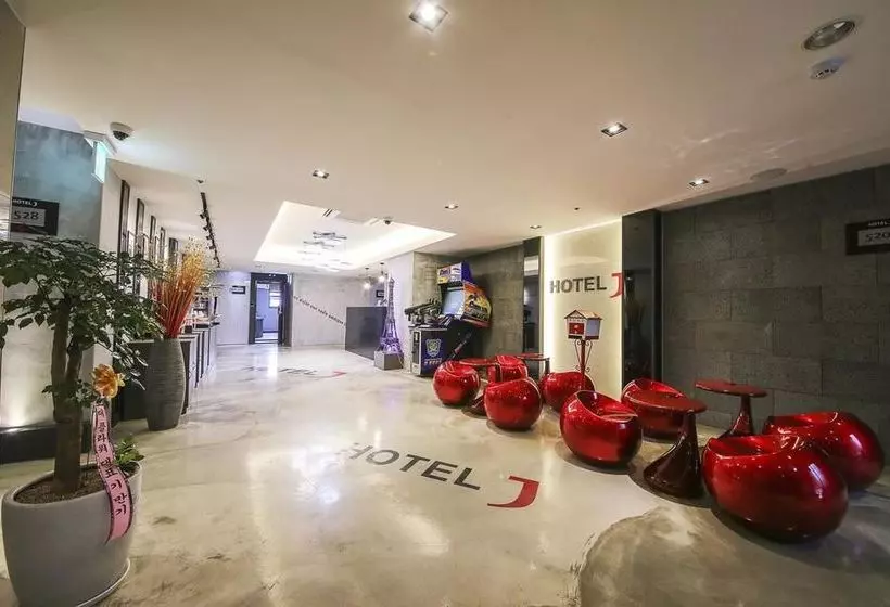 Hotel J