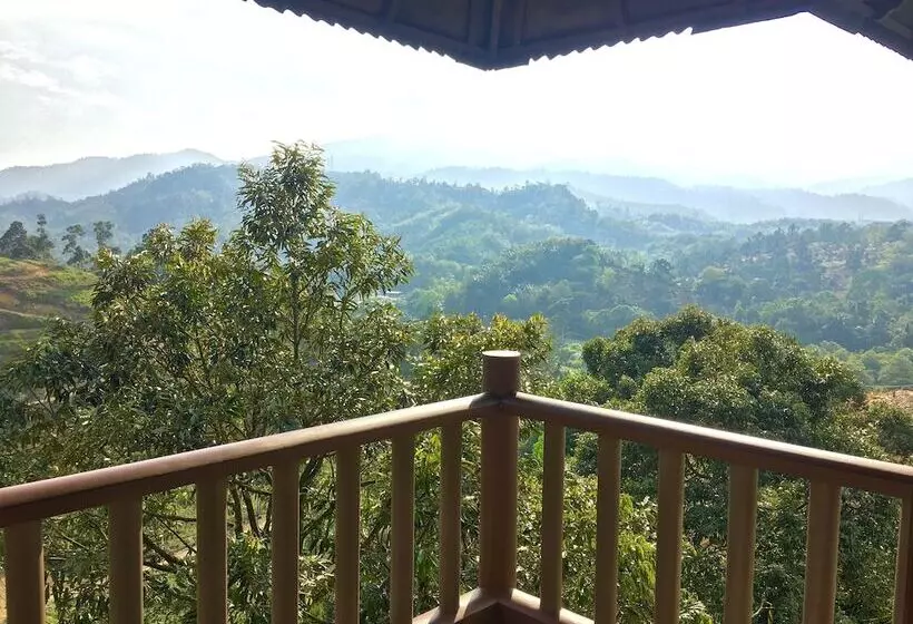 Hotelli The Waterway Villa