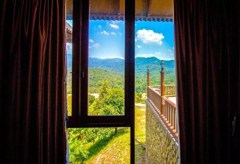 Hotelli The Waterway Villa