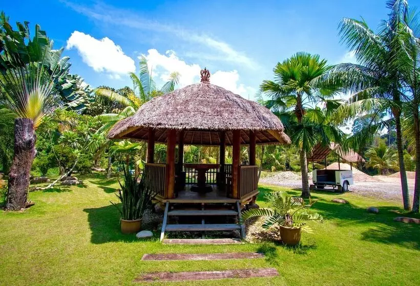 Hotelli The Waterway Villa