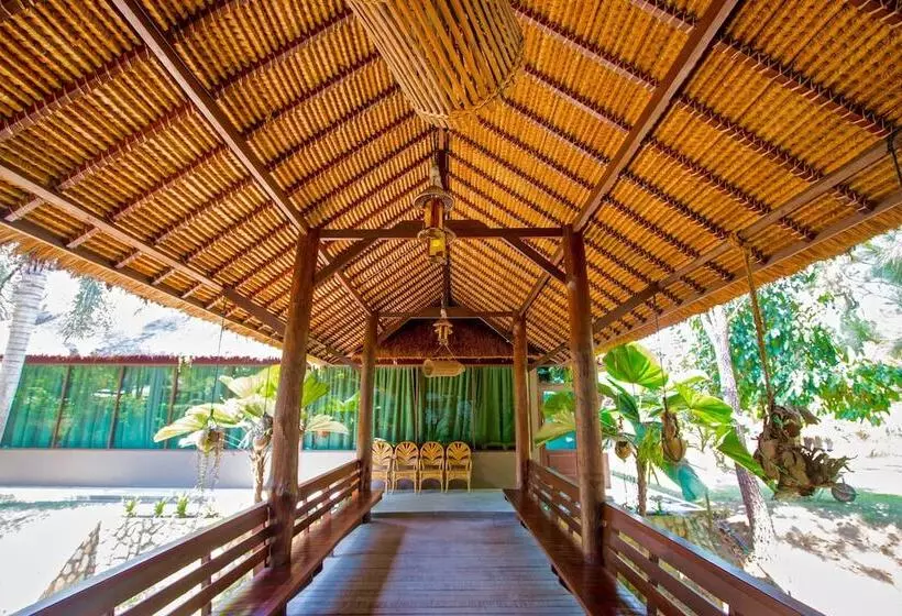 Hotelli The Waterway Villa