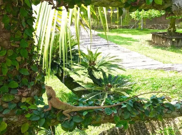 Hotelli The Waterway Villa