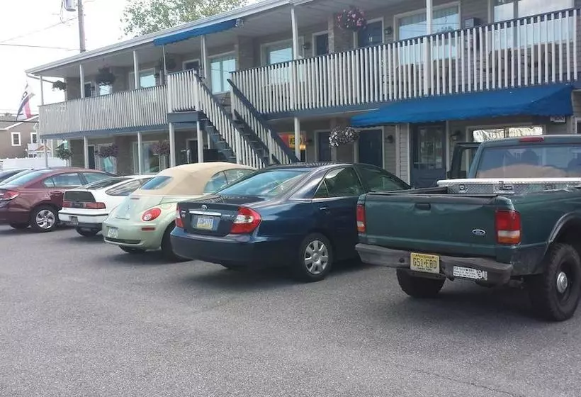 Pirate S Cove Motel