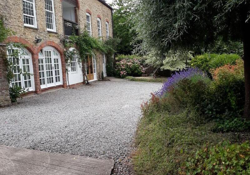 Stoneleigh Barn Bed And Breakfast