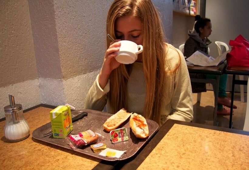 ユースホステル Auberge Internationale Des Jeunes