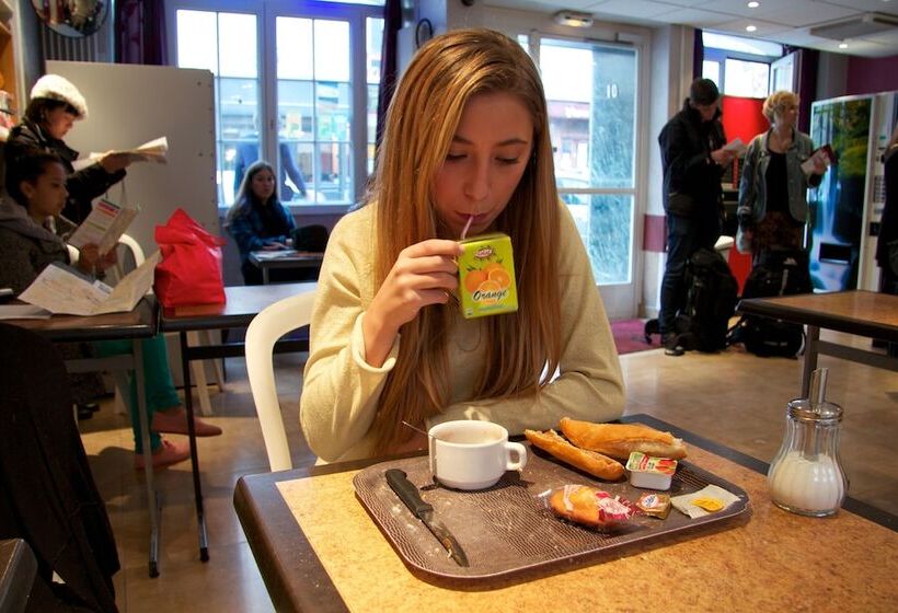 ユースホステル Auberge Internationale Des Jeunes