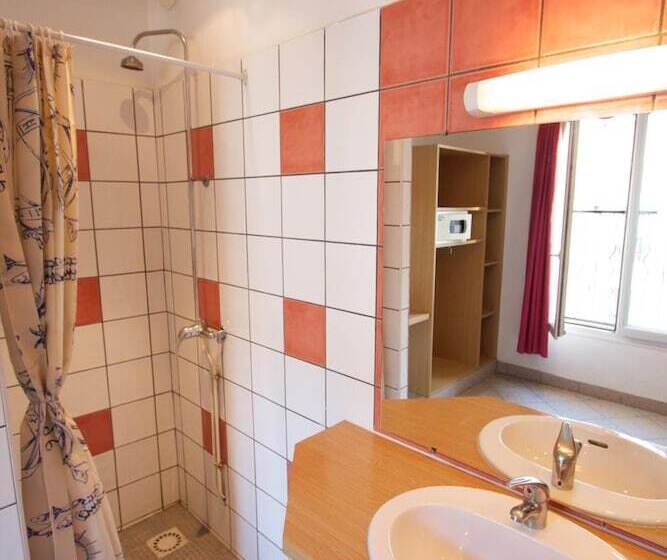 ユースホステル Auberge Internationale Des Jeunes