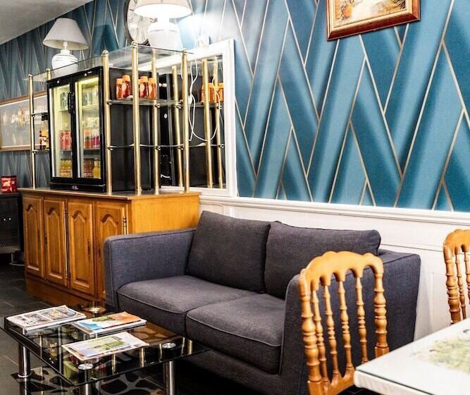 فندق Central Anzac