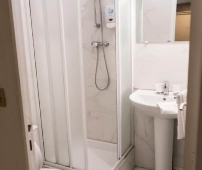 فندق Central Anzac