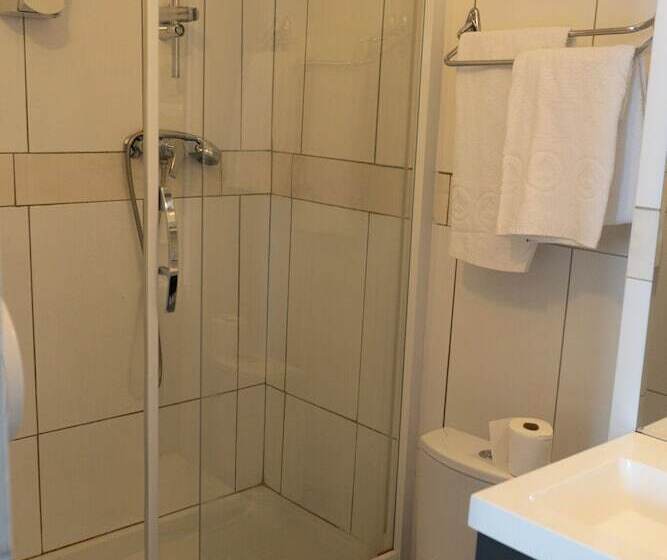 فندق Central Anzac