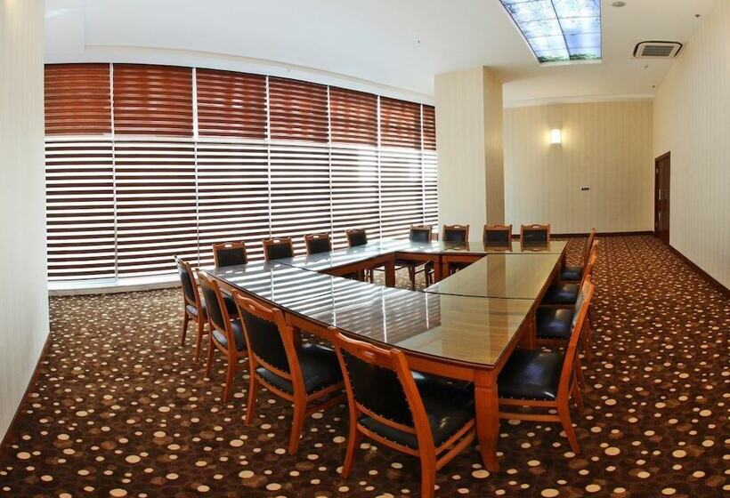 בית מלון כפרי Gherdan Park