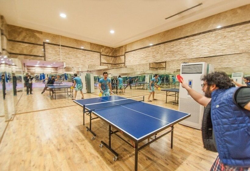 בית מלון כפרי Gherdan Park