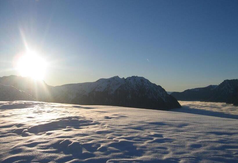 בית מלון כפרי Hôtel Le Dôme