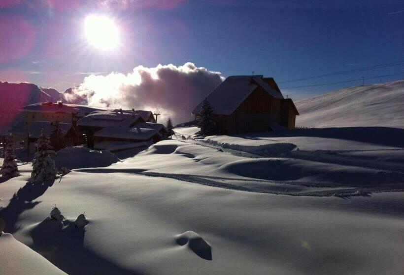 בית מלון כפרי Hôtel Le Dôme