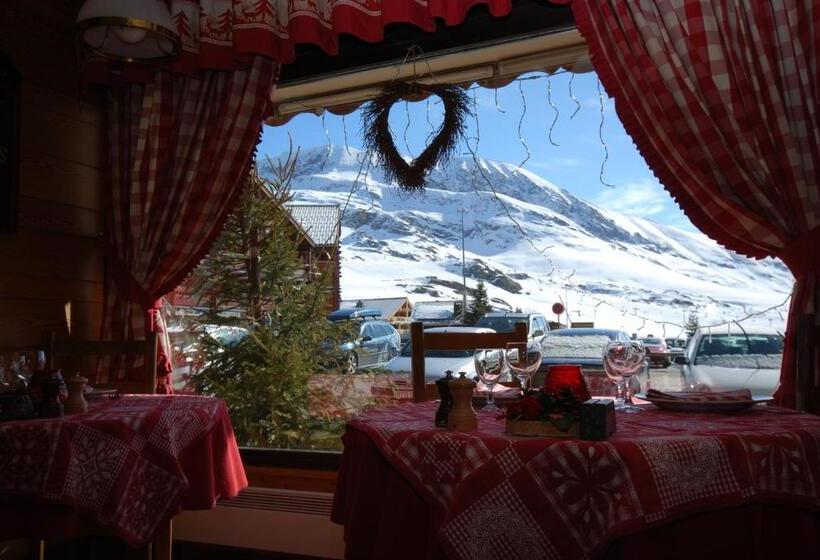 בית מלון כפרי Hôtel Le Dôme