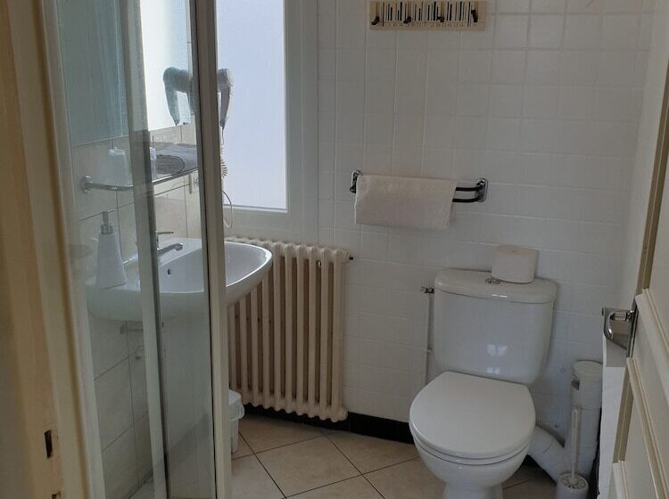 هتل Hôtel Restaurant Les Oceanides