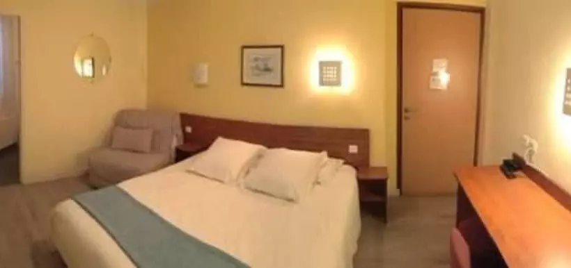 ホテル Hôtel Restaurant Les Oceanides