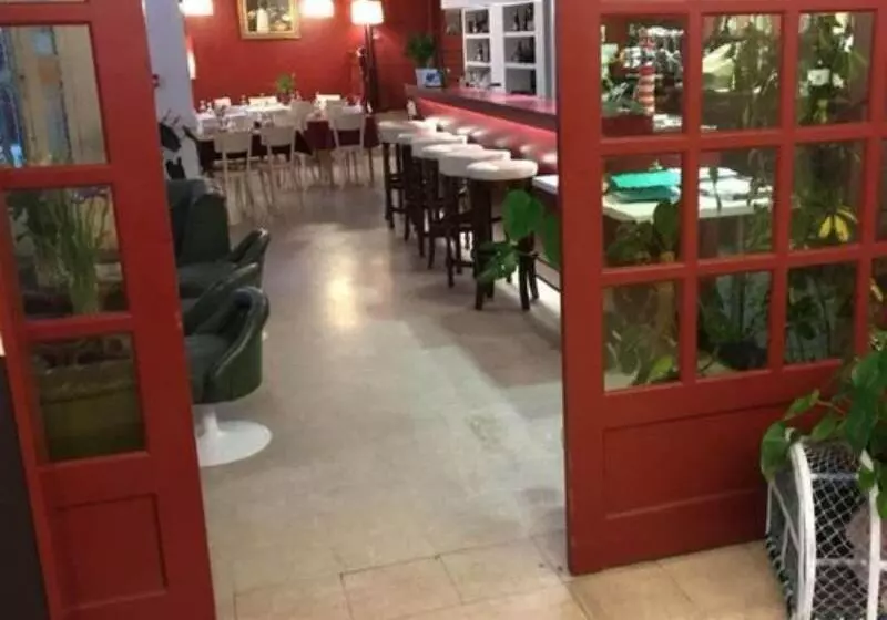 ホテル Hôtel Restaurant Les Oceanides