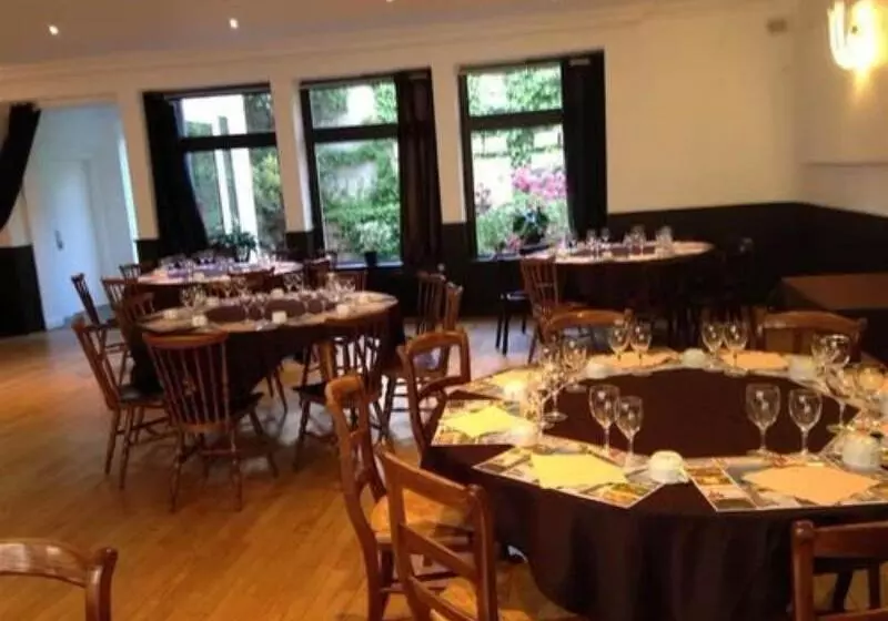 ホテル Hôtel Restaurant Les Oceanides