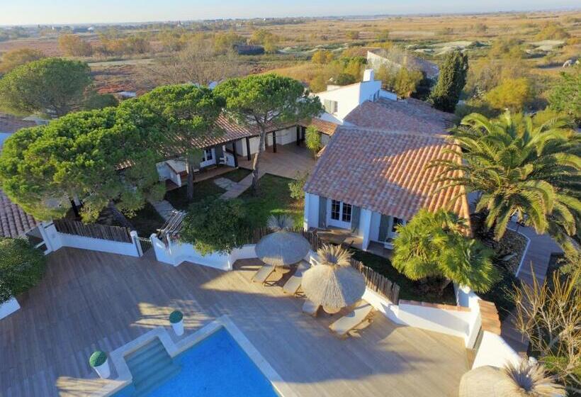 هتل Mas Des Rieges & Spa