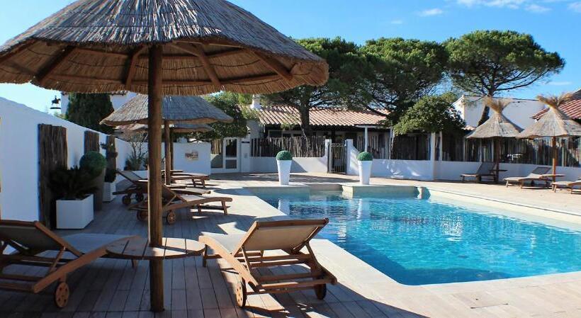 هتل Mas Des Rieges & Spa