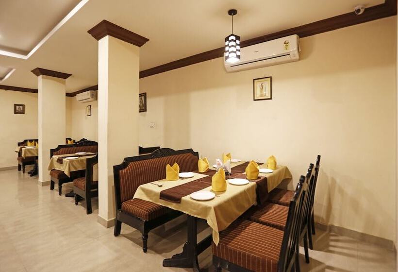 Hôtel Oyo 6541  Relax Inn