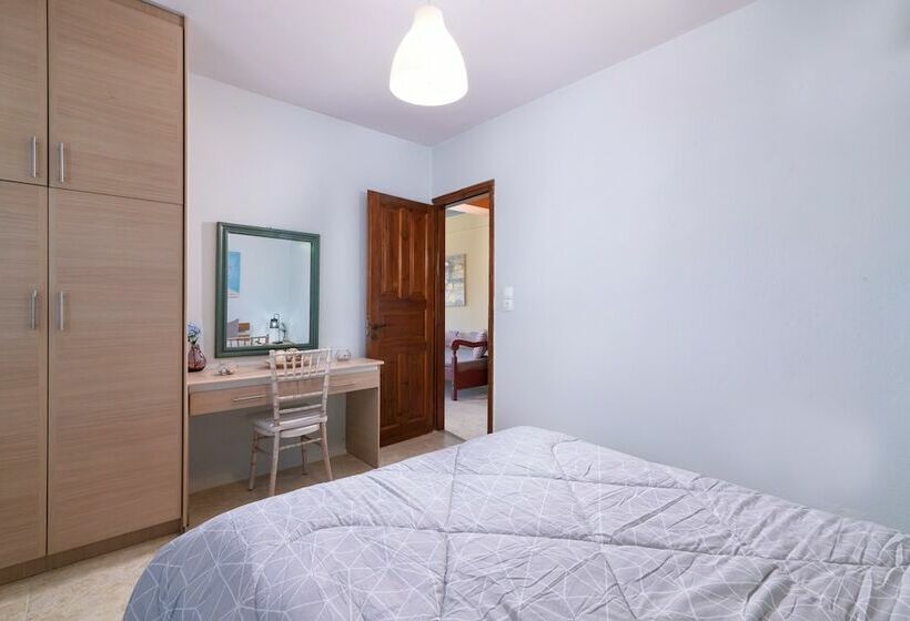 Sarakinas Residences