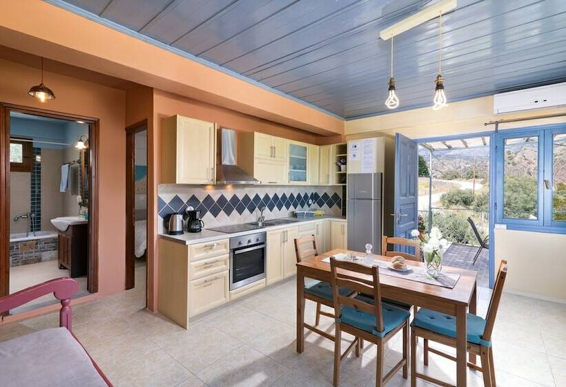 Sarakinas Residences